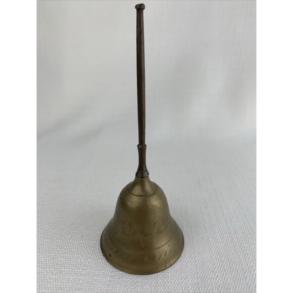 Vintage 6” Etched Brass Bell Made In India Hand Bell Ringer Dinner‎ Table - Picture 4 of 13